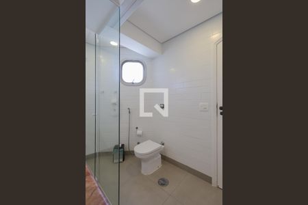 Apartamento à venda com 453m², 5 quartos e 4 vagasBanheiro da Suíte 2