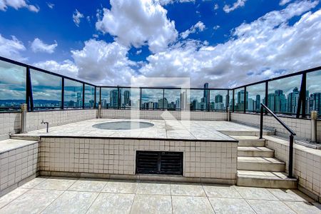 Apartamento à venda com 228m², 3 quartos e 3 vagasÁrea externa