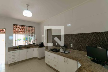 Casa à venda com 420m², 5 quartos e 4 vagasCozinha