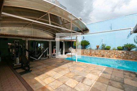 Casa à venda com 420m², 5 quartos e 4 vagasPiscina