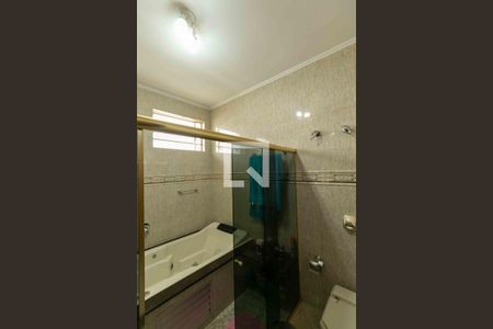 Casa à venda com 420m², 5 quartos e 4 vagasBanheiro da Suíte 1