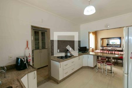 Casa à venda com 420m², 5 quartos e 4 vagasCozinha