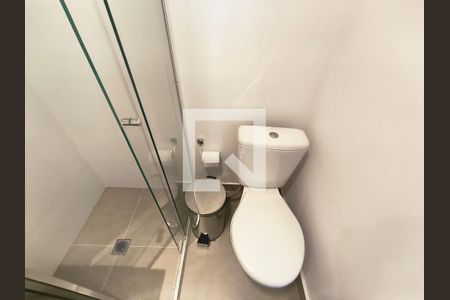 Banheiro de kitnet/studio para alugar com 1 quarto, 23m² em Vila Mariana, São Paulo