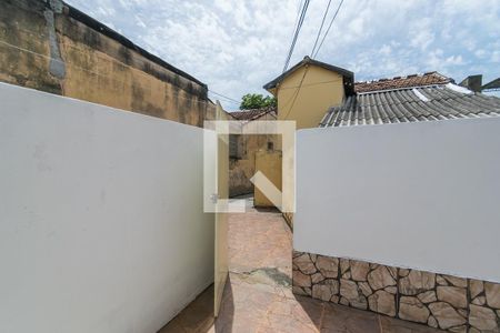 Casa para alugar com 40m², 1 quarto e sem vaga Casa para alugar com 40m², 1 quarto e sem vagaVaranda - Portão da entrada