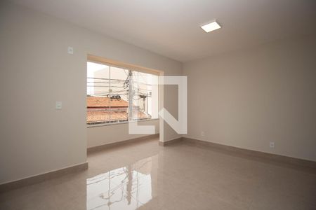 Sala de apartamento para alugar com 2 quartos, 84m² em Qe 38, Brasília