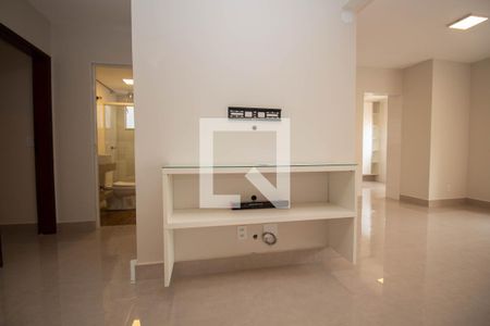 Sala de apartamento para alugar com 2 quartos, 84m² em Qe 38, Brasília