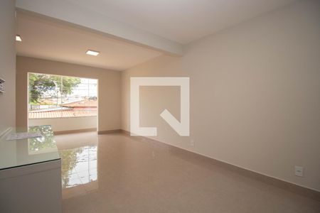 Sala de apartamento para alugar com 2 quartos, 84m² em Qe 38, Brasília