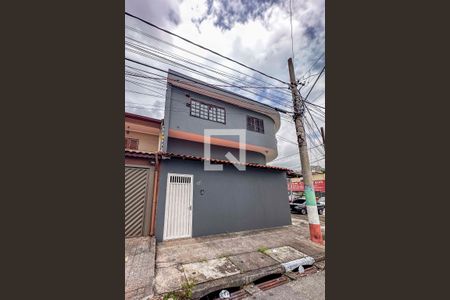 Casa para alugar com 110m², 2 quartos e 1 vaga Casa para alugar com 110m², 2 quartos e 1 vagaFachada