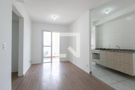 Sala de apartamento à venda com 2 quartos, 46m² em Vila Carmosina, São Paulo