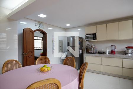 Apartamento à venda com 240m², 4 quartos e 3 vagasCozinha