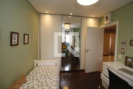 Apartamento à venda com 320m², 4 quartos e 4 vagasQuarto 2