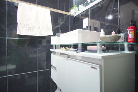 Banheiro da Suíte de apartamento à venda com 1 quarto, 43m² em Morro Santana, Porto Alegre