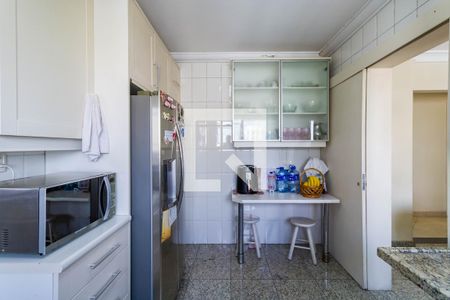 Apartamento à venda com 169m², 4 quartos e 3 vagas Apartamento à venda com 169m², 4 quartos e 3 vagasCozinha
