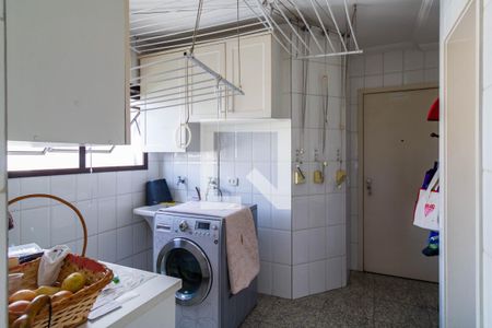 Apartamento à venda com 169m², 4 quartos e 3 vagas Apartamento à venda com 169m², 4 quartos e 3 vagasÁrea de Serviço