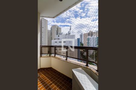 Apartamento à venda com 169m², 4 quartos e 3 vagas Apartamento à venda com 169m², 4 quartos e 3 vagasvaranda