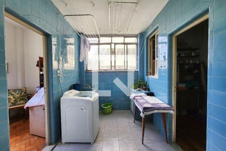 Apartamento à venda com 240m², 3 quartos e 1 vagaÁrea de Serviço