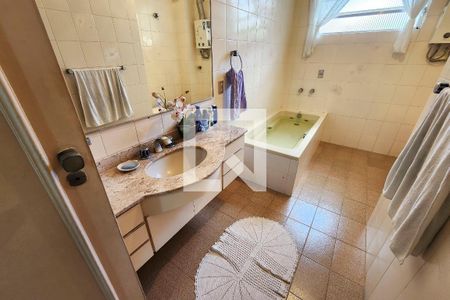 Apartamento à venda com 240m², 3 quartos e 1 vagaBanheiro
