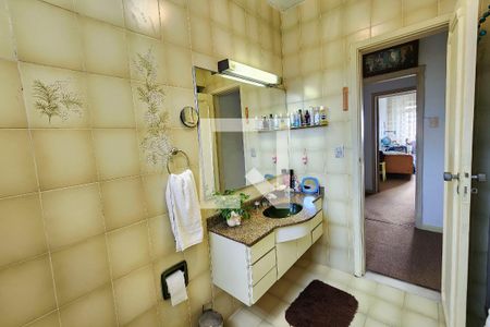 Apartamento à venda com 240m², 3 quartos e 1 vagaBanheiro da Suíte