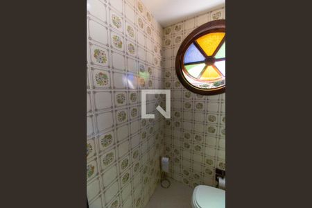 Casa de condomínio para alugar com 370m², 4 quartos e 3 vagasLavabo