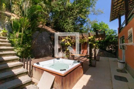 Casa de condomínio para alugar com 370m², 4 quartos e 3 vagasÁrea externa