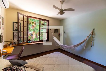 Casa de condomínio para alugar com 370m², 4 quartos e 3 vagasQuarto 1