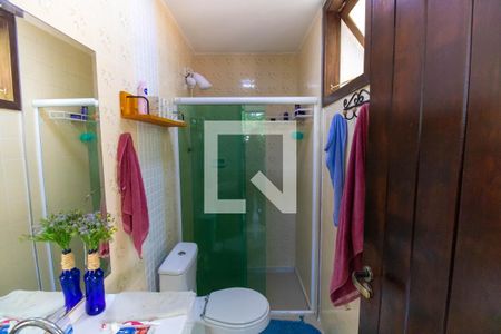 Casa de condomínio para alugar com 370m², 4 quartos e 3 vagasBanheiro de serviço