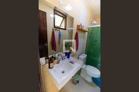 Casa de condomínio para alugar com 370m², 4 quartos e 3 vagasBanheiro de serviço