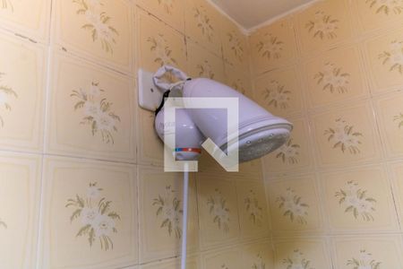 Casa de condomínio para alugar com 370m², 4 quartos e 3 vagasChuveiro