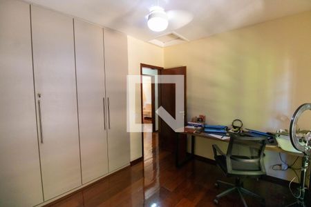 Casa de condomínio para alugar com 370m², 4 quartos e 3 vagasQuarto 3