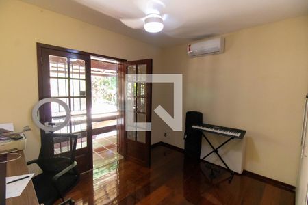 Casa de condomínio para alugar com 370m², 4 quartos e 3 vagasQuarto 3