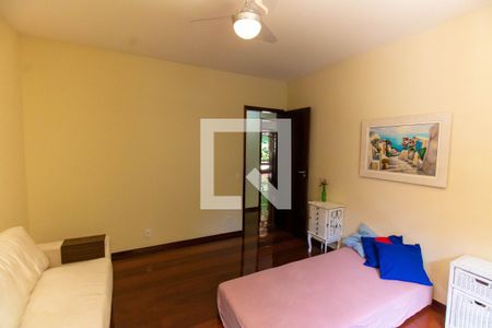 Casa de condomínio para alugar com 370m², 4 quartos e 3 vagasQuarto 2