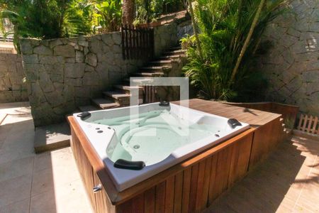 Casa de condomínio para alugar com 370m², 4 quartos e 3 vagasÁrea externa