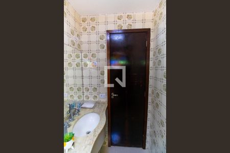 Casa de condomínio para alugar com 370m², 4 quartos e 3 vagasLavabo