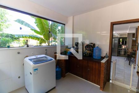 Casa de condomínio para alugar com 370m², 4 quartos e 3 vagasÁrea de Serviço