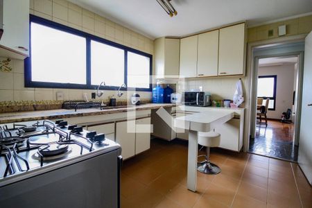 Apartamento à venda com 300m², 3 quartos e 4 vagasCozinha