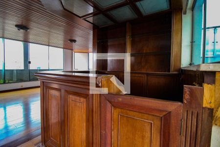 Apartamento à venda com 300m², 3 quartos e 4 vagasBar