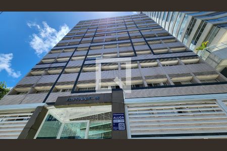 Apartamento para alugar com 101m², 3 quartos e 1 vaga Apartamento para alugar com 101m², 3 quartos e 1 vagaFachada