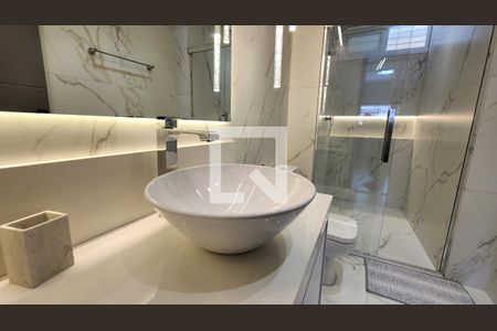 Apartamento para alugar com 101m², 3 quartos e 1 vaga Apartamento para alugar com 101m², 3 quartos e 1 vagaBanheiro da Suíte