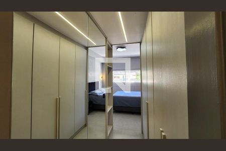 Apartamento para alugar com 101m², 3 quartos e 1 vaga Apartamento para alugar com 101m², 3 quartos e 1 vagaCloset da suíte