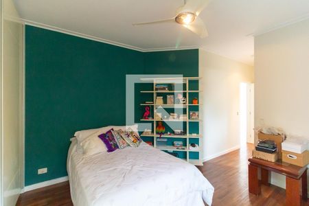 Casa à venda com 413m², 5 quartos e 3 vagasQuarto 2 - Suíte