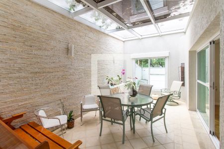 Casa à venda com 413m², 5 quartos e 3 vagasVaranda