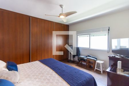 Casa à venda com 413m², 5 quartos e 3 vagasQuarto 4 - Suíte