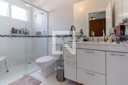 Casa à venda com 413m², 5 quartos e 3 vagasBanheiro da Suíte 4