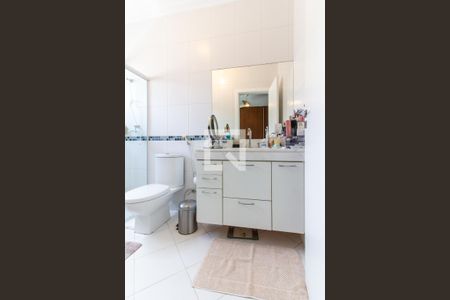 Casa à venda com 413m², 5 quartos e 3 vagasBanheiro da Suíte 4