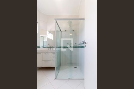 Casa à venda com 413m², 5 quartos e 3 vagasBanheiro da Suíte 3