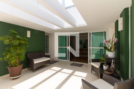 Casa à venda com 413m², 5 quartos e 3 vagasHall social