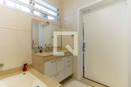 Casa à venda com 413m², 5 quartos e 3 vagasBanheiro da Suíte 1