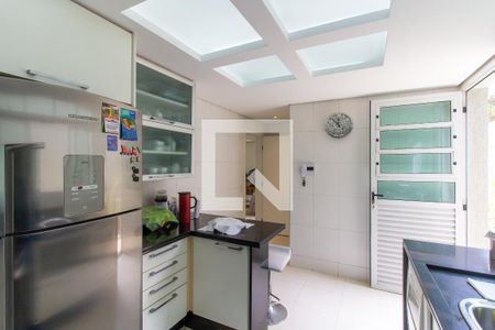 Casa à venda com 413m², 5 quartos e 3 vagasCozinha