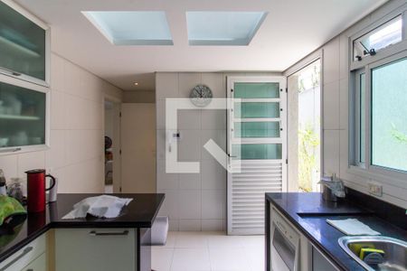 Casa à venda com 413m², 5 quartos e 3 vagasCozinha