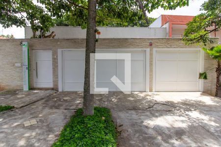 Casa à venda com 413m², 5 quartos e 3 vagasFachada